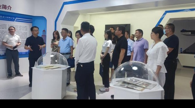 智庫(kù)論壇工作組一行來(lái)我單位參觀