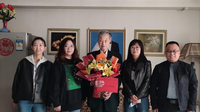 真情慰問、暖心祝福 ——甘肅建科院為退休老專家祝壽送福