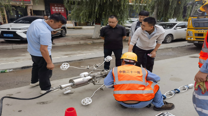 王公勝調(diào)研積石山管道維修加固項(xiàng)目