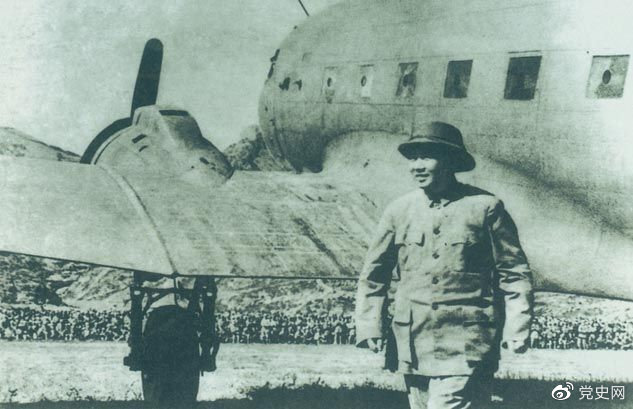 1945年10月11日，毛澤東回到延安，受到延安各界人士的熱烈歡迎。